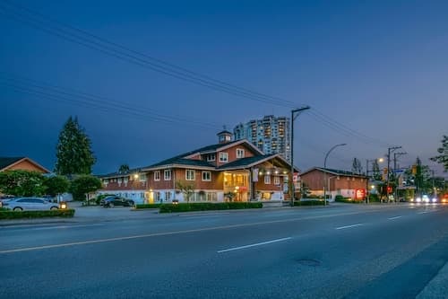 Econo Lodge Inn & Suites North Vancouver