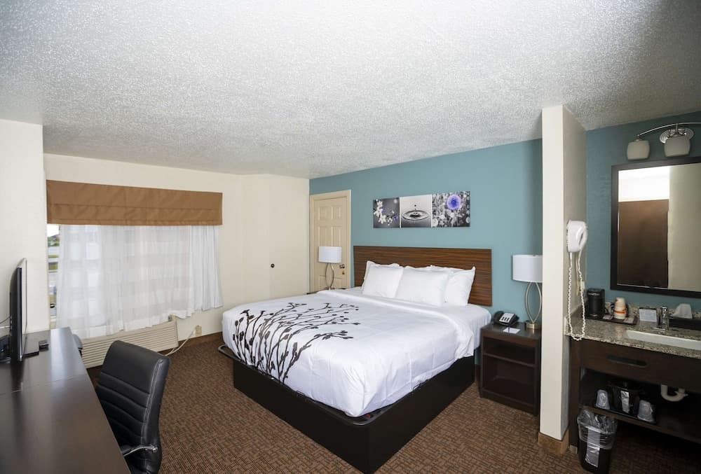 Sleep Inn Near Outlets