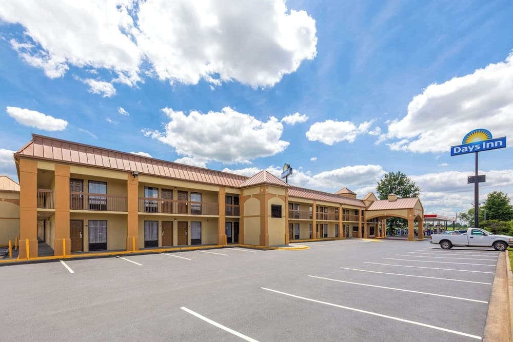 Days Inn by Wyndham Oak Grove/Ft. Campbell