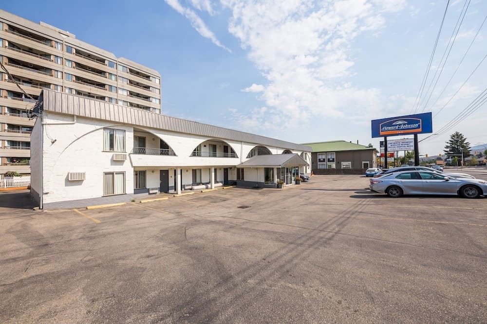 Howard Johnson by Wyndham Downtown Kamloops