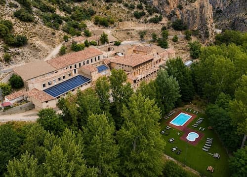 De La Trucha Hotel