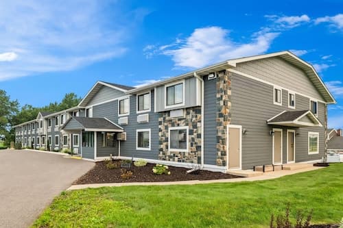 Super 8 by Wyndham Alexandria MN