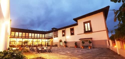 Hotel PAX Casona del Busto