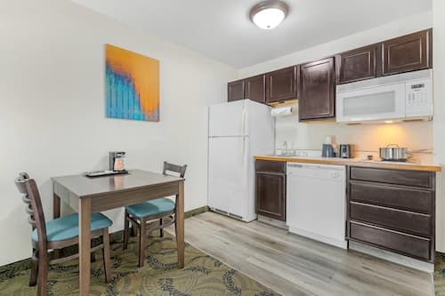 MainStay Suites Madison Airport