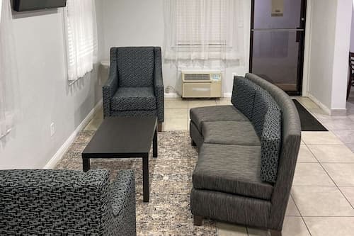 Quality Inn & Suites Columbus West