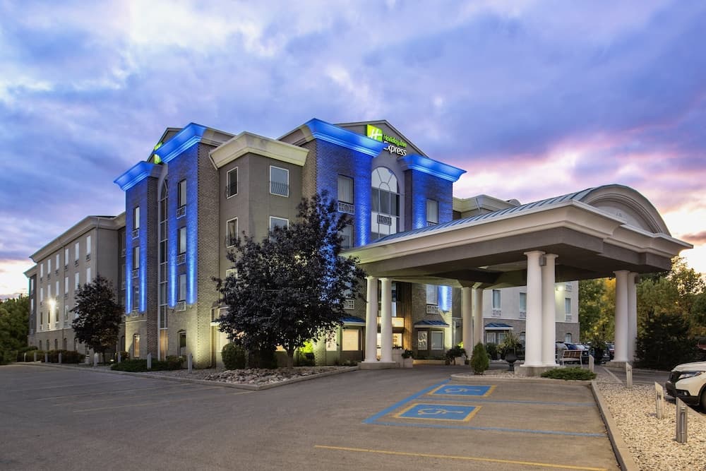 Holiday Inn Express & Suites Saskatoon by IHG