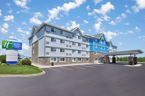 Holiday Inn Express & Suites Fredericton by IHG