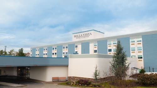 Bella Vista Hotel & Suites