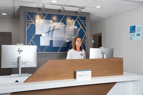 Holiday Inn Express Hotel & Suites Clinton by IHG