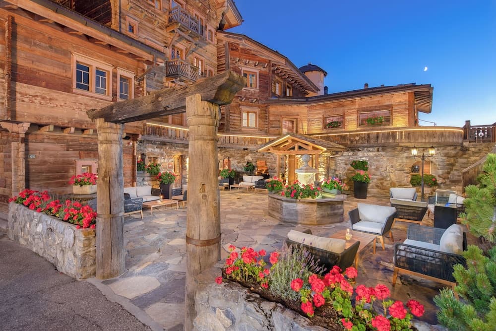 Hostellerie du Pas de L'Ours Relais et Chateaux