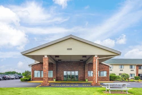 Super 8 by Wyndham Henrietta/Rochester Area