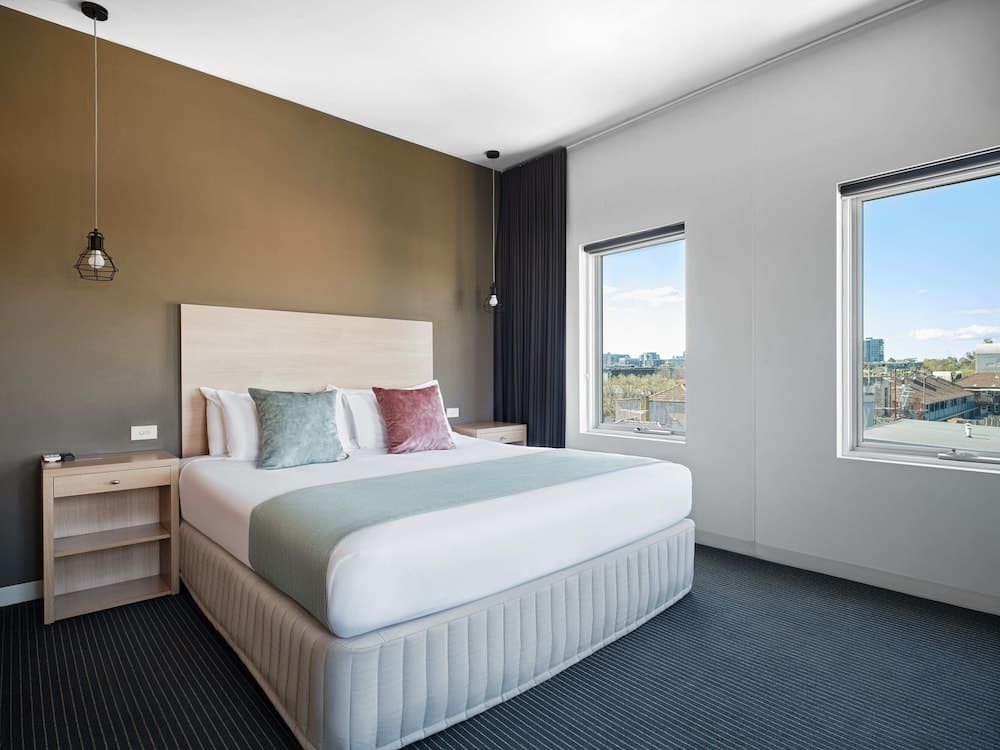 Saint Kilda Beach Hotel (formerly Rydges St Kilda)
