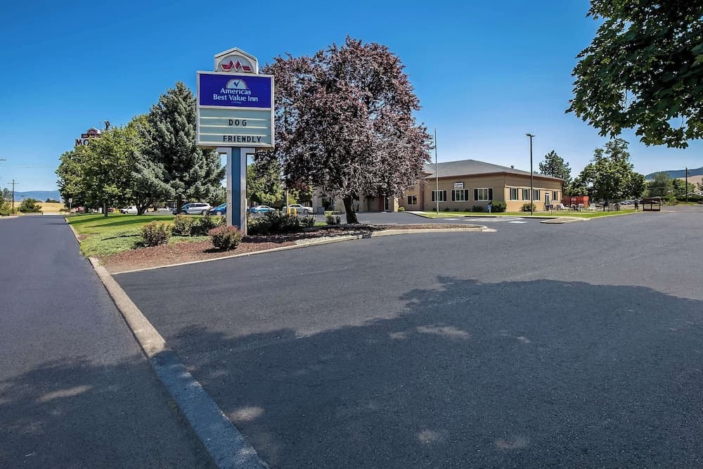Americas Best Value Sandman Inn