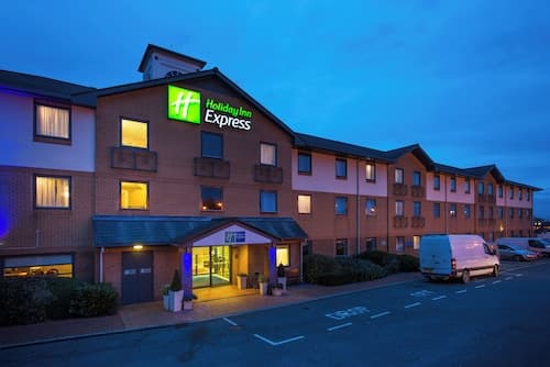 Holiday Inn Express Swansea - East by IHG