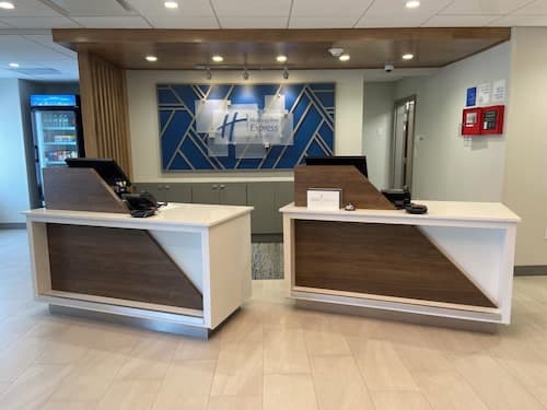 Holiday Inn Express & Suites Elyria by IHG