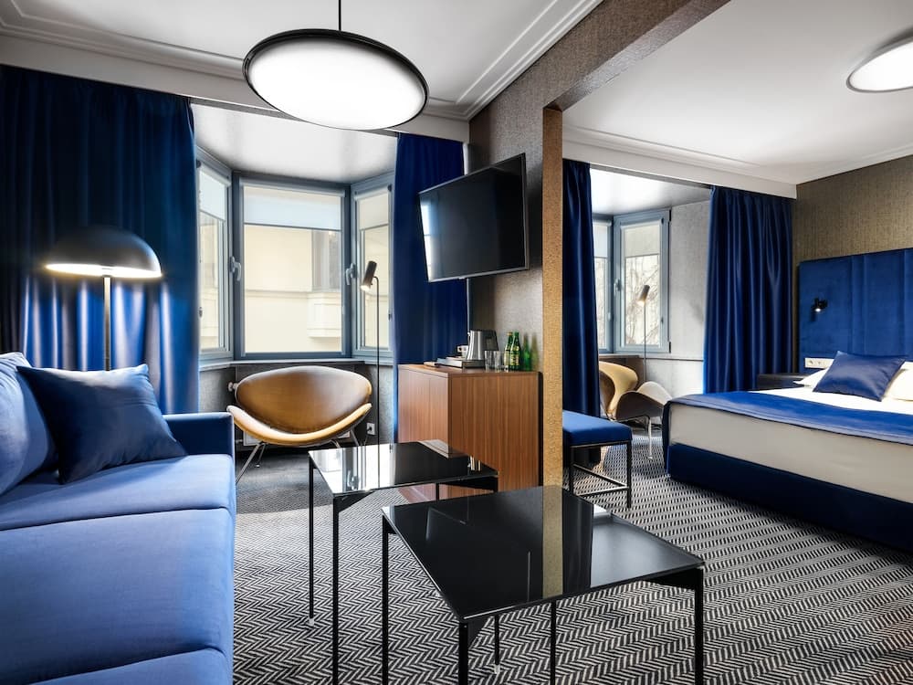 Hotel Logos