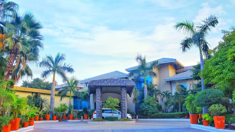 Dee Marks Hotel & Resorts