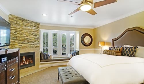 Carriage House Inn