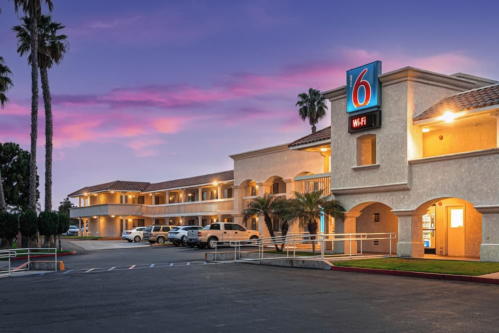 Motel 6 Carlsbad, CA Beach