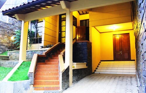 De Orange Pasteur Guest House by HouseinBandung
