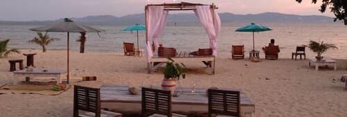 Dancing Elephant Beach Club - Hostel