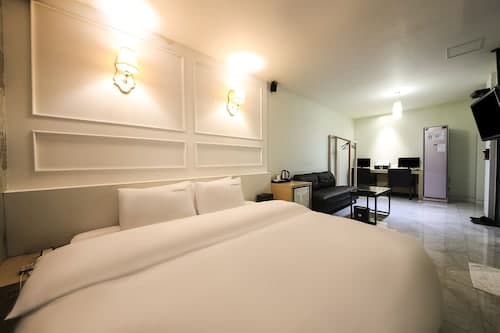 Gary Cooper Hotel