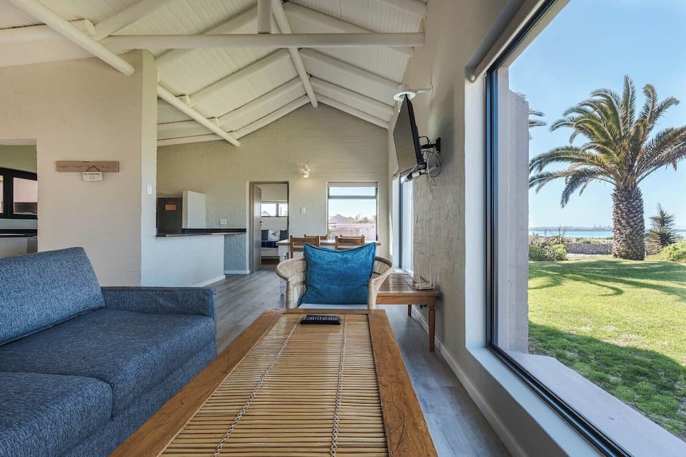 Blue Bay Lodge