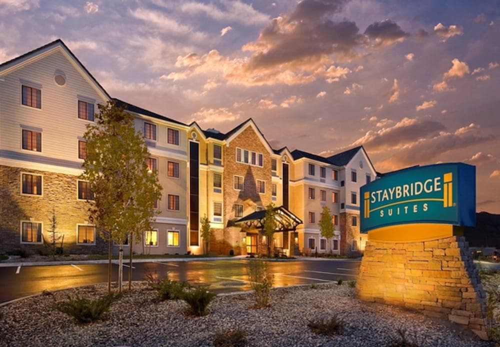 Staybridge Suites Rochester - Commerce Dr NW by IHG