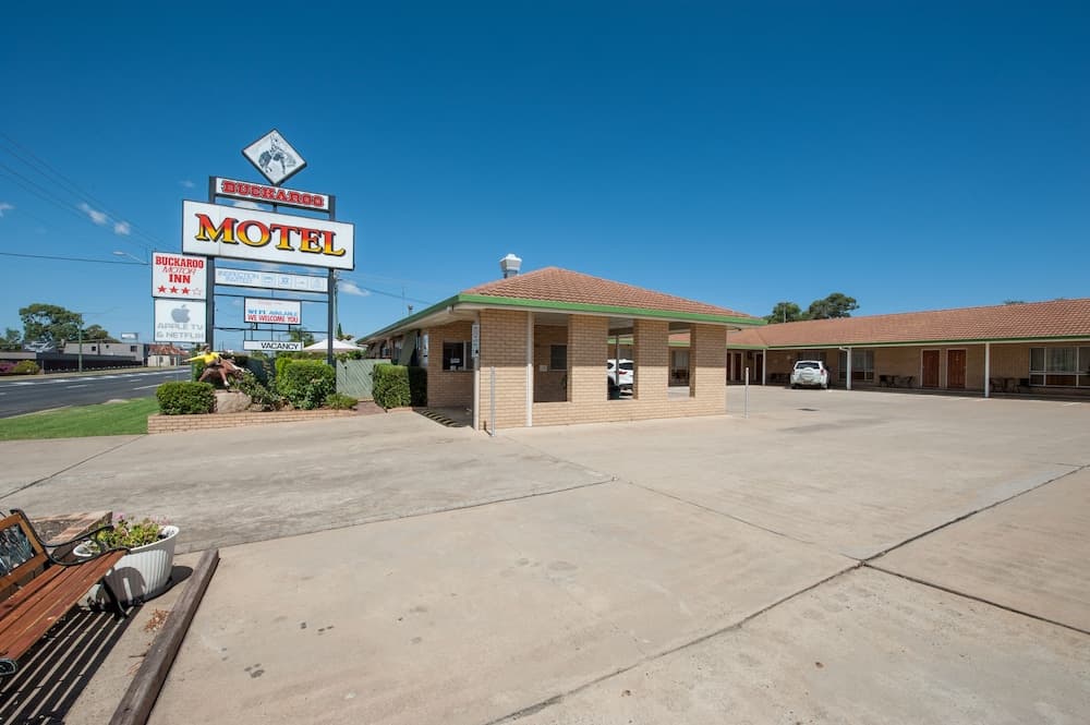 Buckaroo Motor Inn