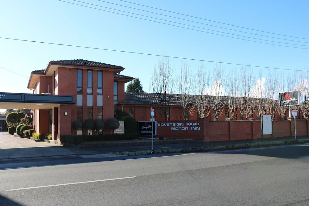 Sovereign Park Motor Inn