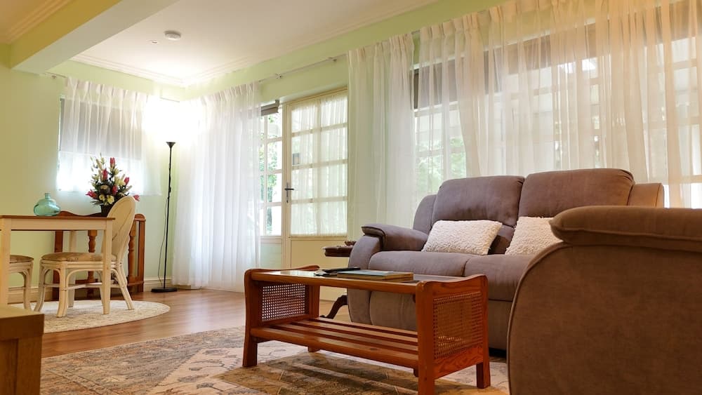 Curtis Falls Apartment