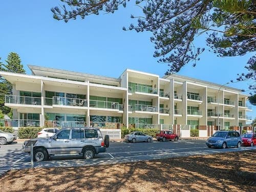 Breeze Beachfront Apartments