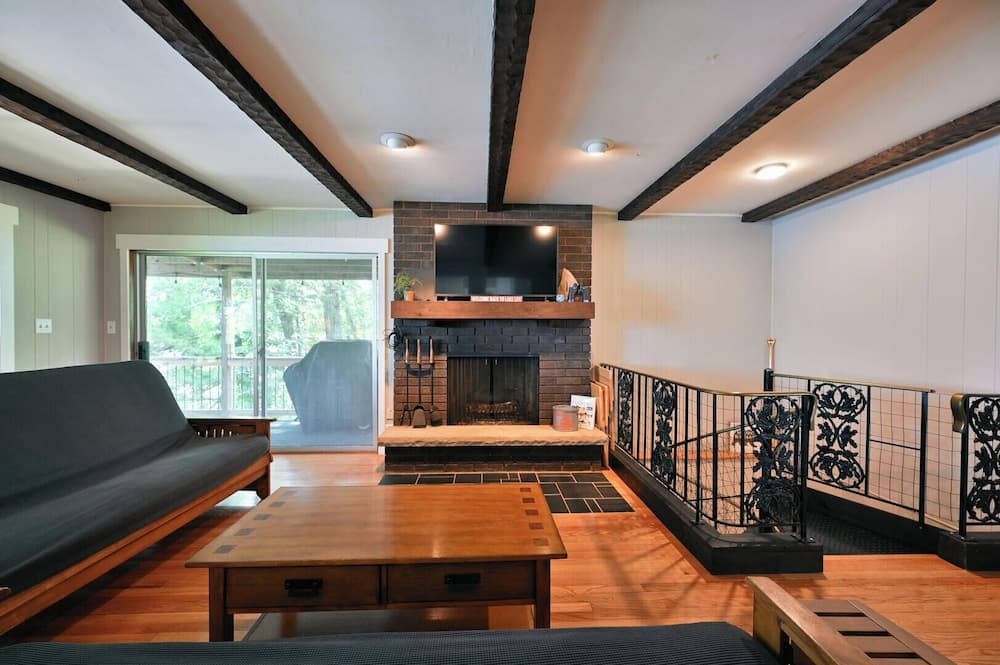 Hillside Hideaway