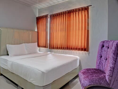 OYO Life 92830 Homestay Slamet Riadi Iv