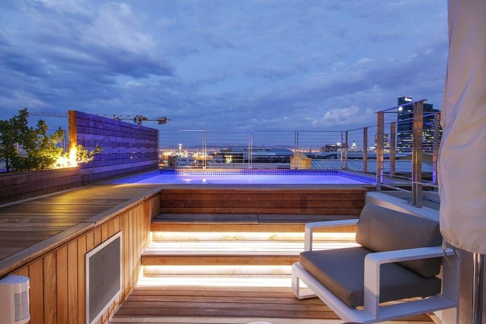 Stylish Apartment in the Heart of the De Waterkant Loader A