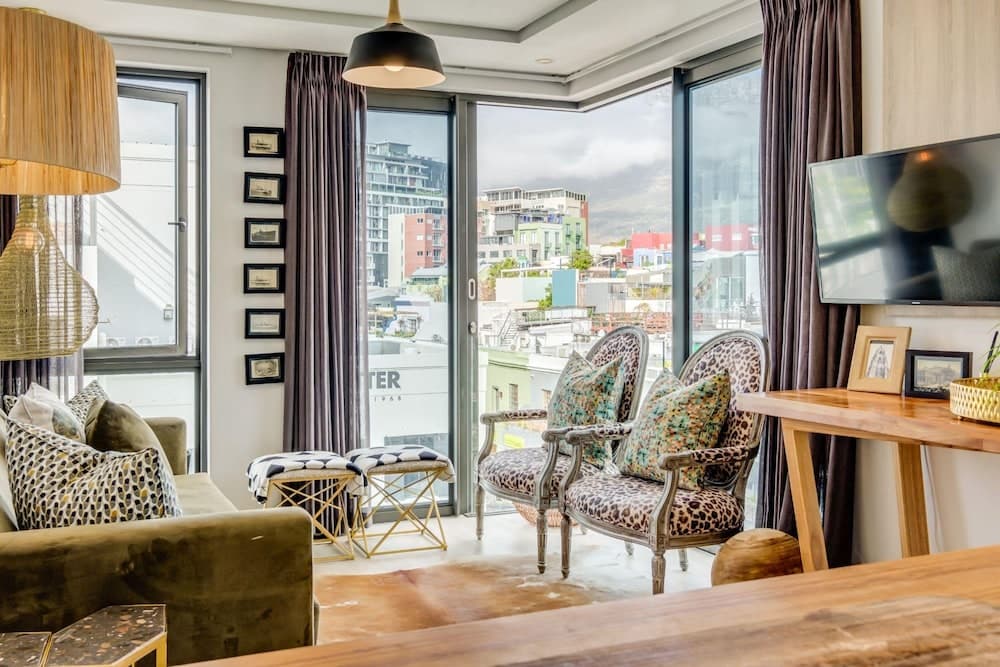 Beautiful Apartment With Mountain Views 404 on N