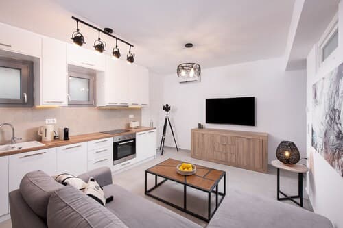 Hosting Moments Semi Basement Apartment