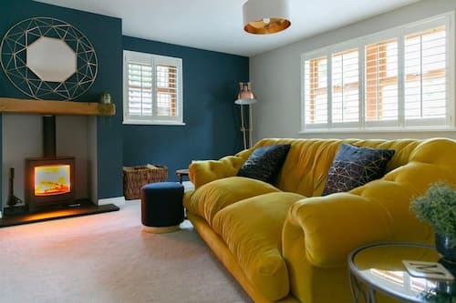 Remarkable 4-bed House Near Leeds Airport