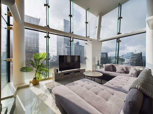 Amazing Skyline Views 3BR Duplex