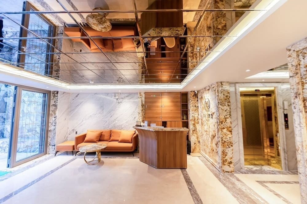 My My Hotel 2