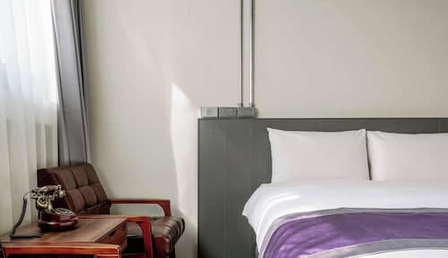 SATURN HOTEL