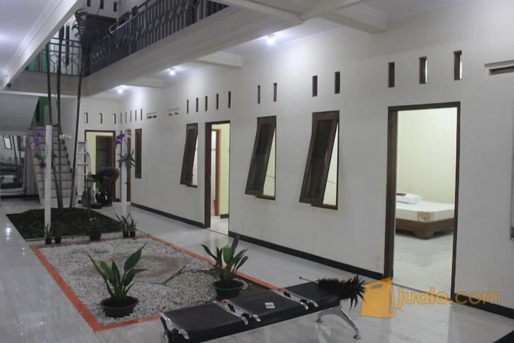 Nadamax Solo Guest House