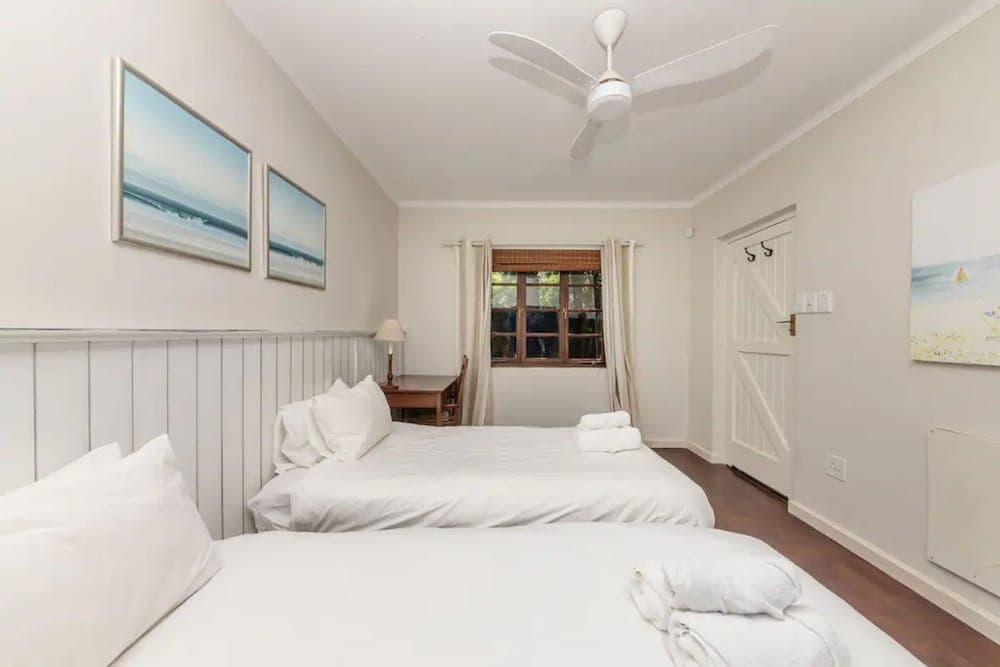 Tropical 1BD Hideaway Near Queens Beach, Fresnaye!