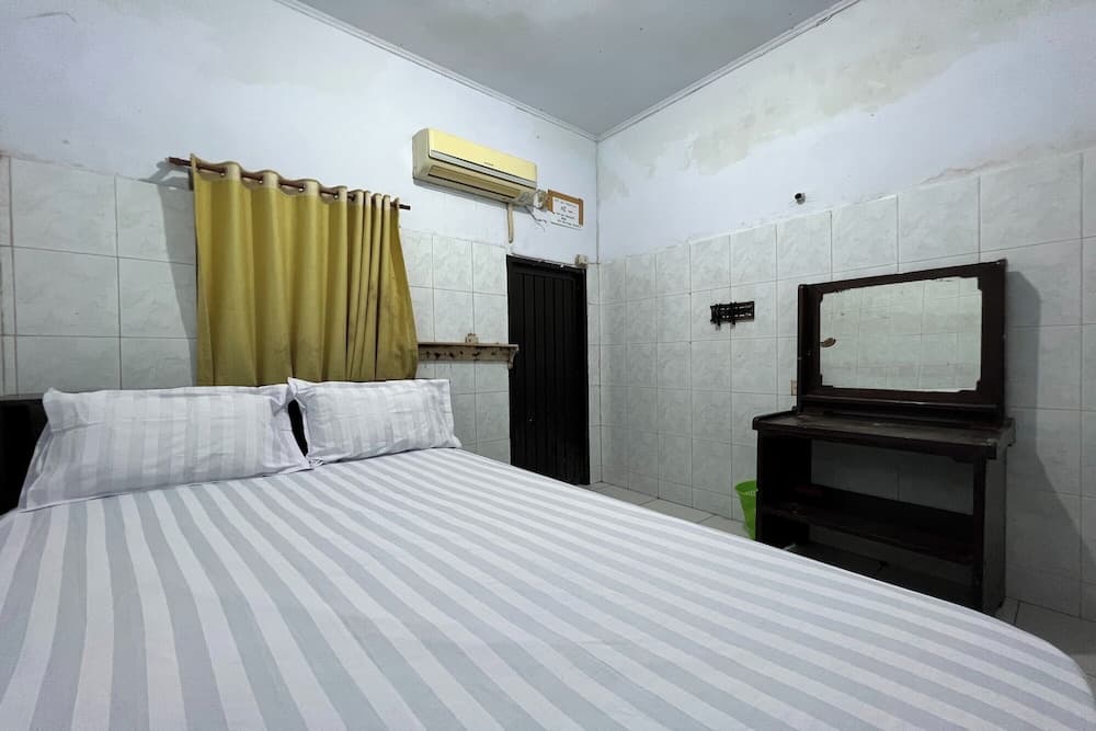 OYO 93137 Kost Maharaja Near Maros