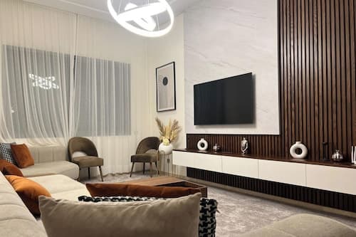2 Bed Apartment - Balcony, Parking, Wifi