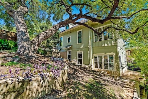 Style & Serenity - Steps Away From South Congress