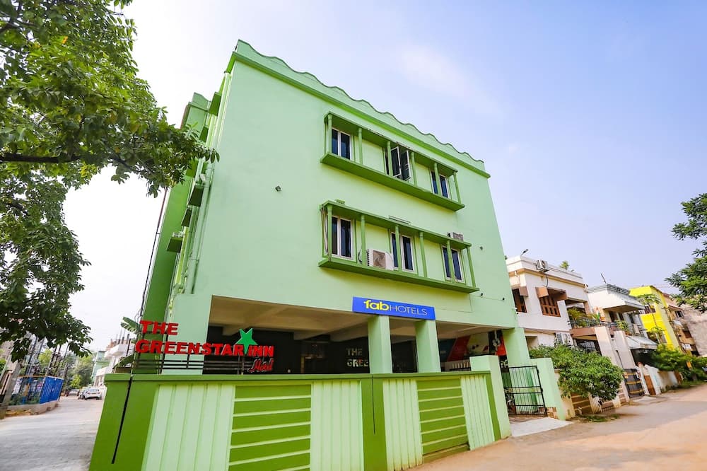 Fabhotel Greenstar Inn