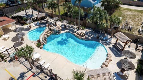Fun 4 Bedroom Resort Pool Sleeps 12