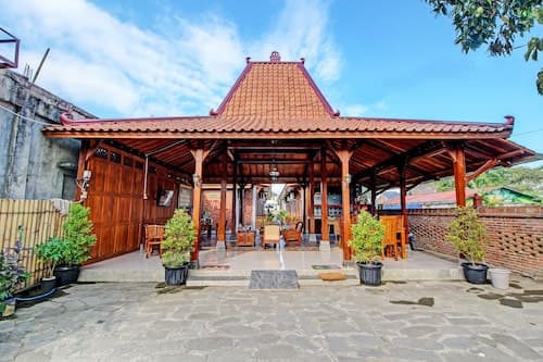 OYO 92606 Djoglo Boto Homestay Syariah