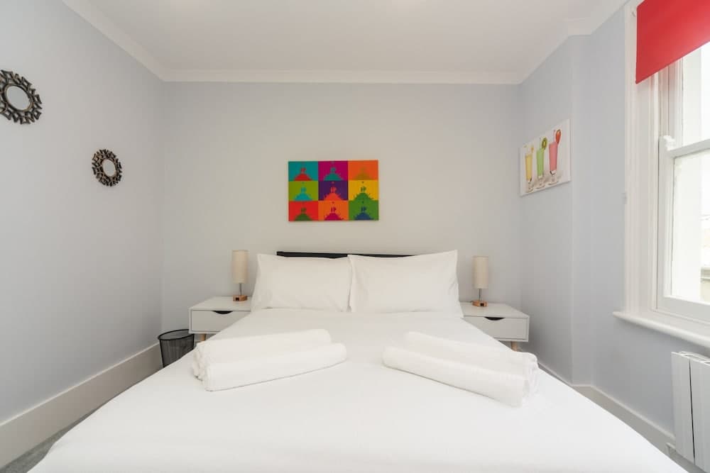 Clapham Art Apartment